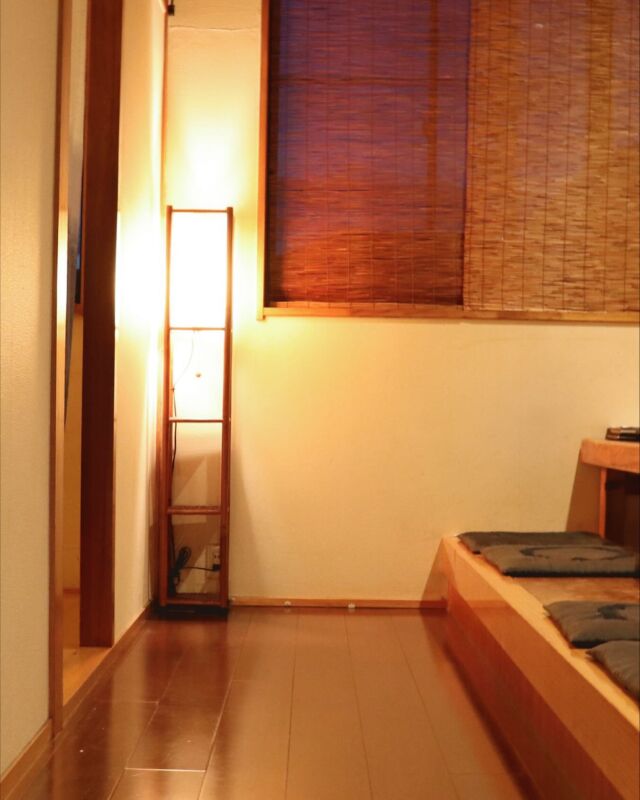 おはようございます🙇‍♂️
創作Diningえんです🙋‍♂️

今年、最終営業日‼️

よろしくお願いいたします。

こだわりのおでん🍢と自慢の創作料理🍳
⚫︎牛レバー刺し
⚫︎鶏ささみ刺し
⚫︎こだわりおでん盛り合わせ
⚫︎おでポテサラダ
⚫︎スタミナホルモン焼き
⚫︎近江牛カッパ焼き
⚫︎鶏の唐揚げ
⚫︎えんのエビマヨ
⚫︎貝付きホタテのバター醤油焼き
⚫︎とんこつ醤油ラーメン
⚫︎フォンダンショコラ〜バニラアイス添え〜

他にも多数、自慢の料理あり🤩

ハイボールに樽ハイ、ビールに焼酎
カクテル、各種ノンアルコールのドリンクも
揃えております😋

滋賀の地酒🍶もあります。

美味しい料理と美味しいお酒で最高のひとときをお過ごしください✨
ホスピタリティ溢れるスタッフでおもてなしいたします😊

個室あり
掘りごたつあり
座敷あり
カウンターあり

シーンに合わせてご利用ください。

本日もご来店お待ちしております🙇‍♂️
ご連絡お待ちしております。

➡️#創作Diningえん
💻#sousakudiningen
🖋能登川駅から徒歩𝟝分。カウンターあり、座敷あり、テーブルあり、個室あり。こだわりのおでん、鮮魚、自慢の創作料理を和風モダンの落ち着いた空間で。
🗾滋賀県東近江市猪子町440
☎️0748-42-8558
⏰18:00〜深夜まで
🗓️定休日なし(不定休)
👨@k_en_jr
#滋賀県 #東近江市 #能登川 #滋賀グルメ #東近江市ディナー #能登川ディナー #東近江市グルメ #能登川グルメ #滋賀ごはん #東近江市ごはん #能登川ごはん #滋賀ディナー #滋賀料理 #ディナー #滋賀居酒屋 #居酒屋 #能登川駅 #近江牛 #レバー刺し #鶏刺し #おでん #鮮魚 #ポテトサラダ